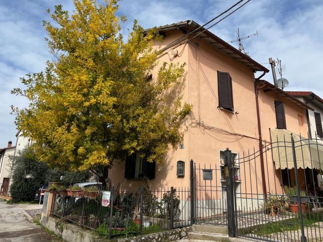 Casa in vendita a Spoleto, Umbria