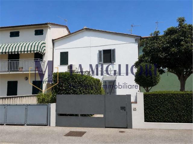 Casa in vendita a Agliana, Toscana