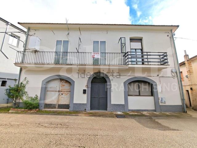 Casa in vendita a Venafro, Molise