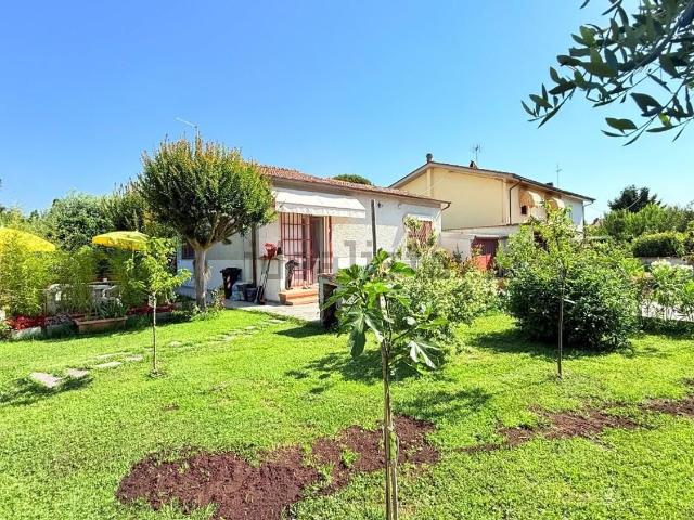 Casa in vendita a Chiesina Uzzanese, Toscana