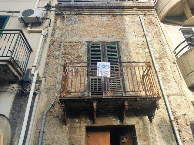 Casa in vendita a Santa Lucia Di, Sicilia