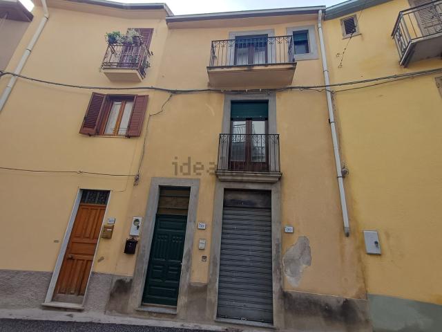 Casa in vendita a Ficarra, Sicilia
