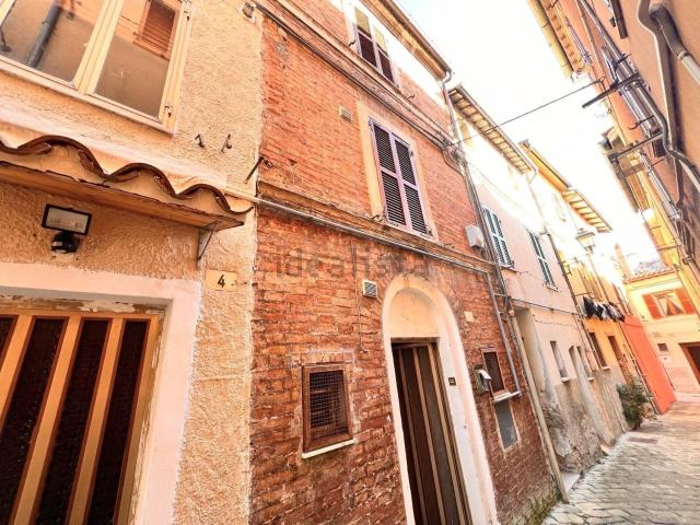 Casa in vendita a Borgo, Marche