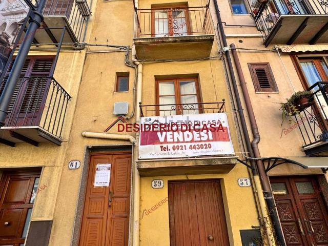 Casa in vendita a Castelbuono, Sicilia