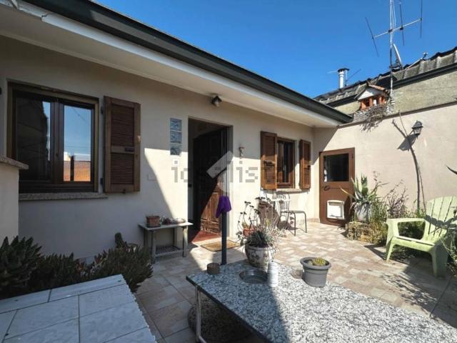 Casa in vendita a Crespiatica, Lombardia