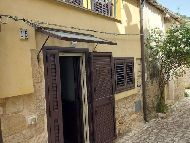 Casa in vendita a Scicli, Ragusa