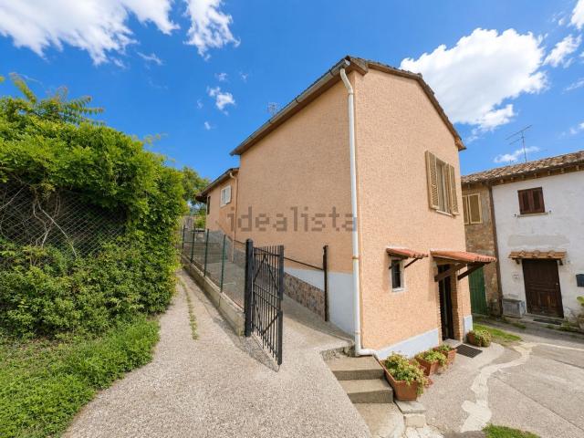 Casa in vendita a Viterbo, Lazio