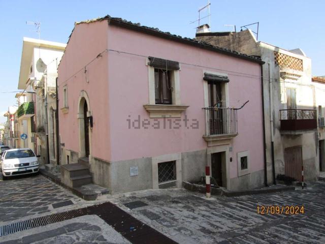Casa in vendita a Giarratana, Sicilia