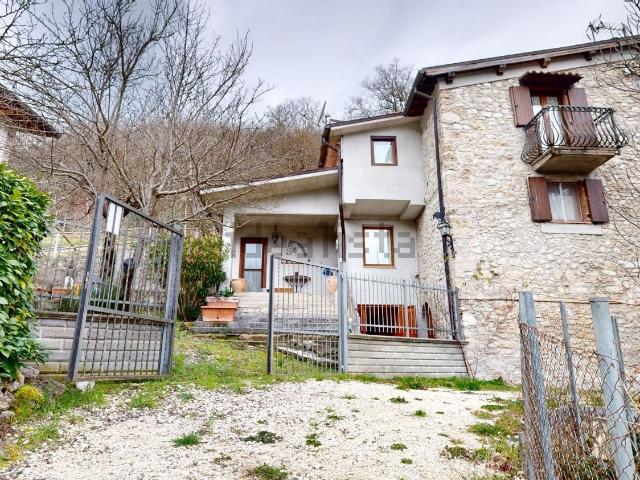 Casa in vendita a Rieti, Lazio
