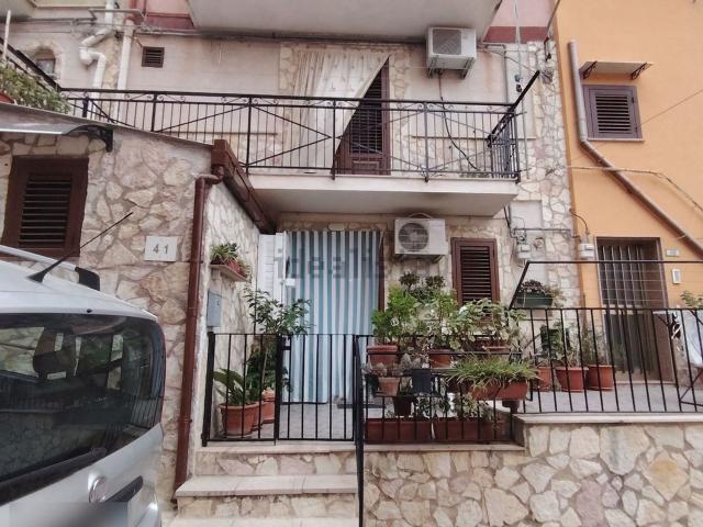 Casa in vendita a Montelepre, Sicilia