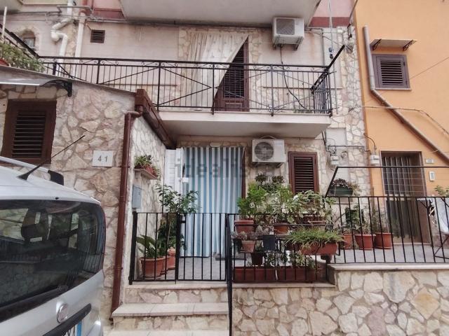 Casa in vendita a Montelepre, Sicilia