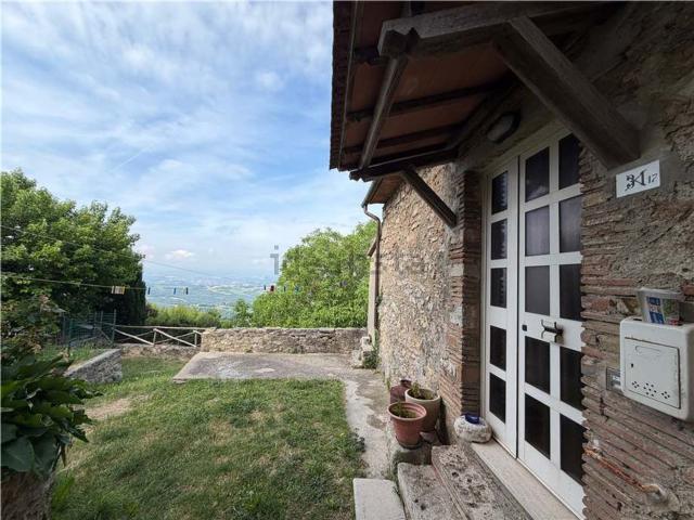 Casa in vendita a Gualdo Cattaneo, Umbria