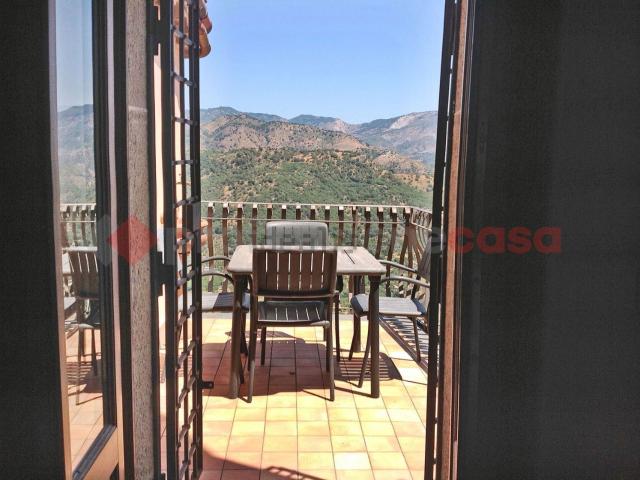 Casa in vendita a Castiglione Di Sicilia, Sicilia