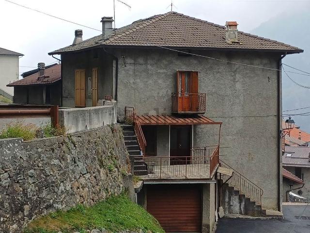 Casa in vendita a Comunità montana della valle Camonica, Paisco Loveno