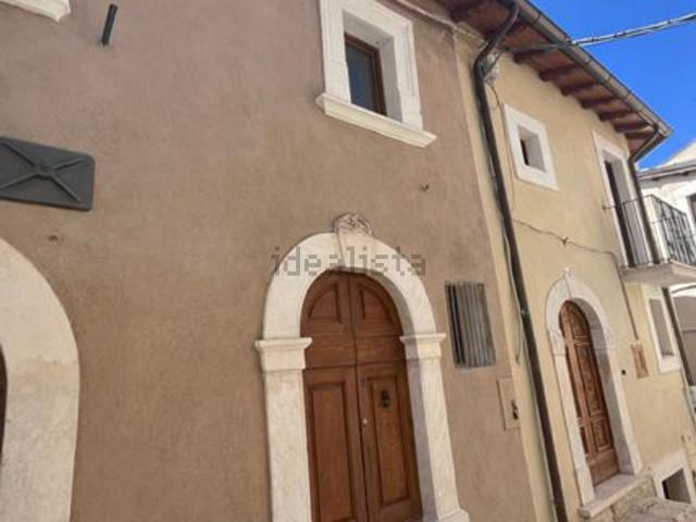 Casa in vendita a Rocca Di Mezzo, Abruzzo