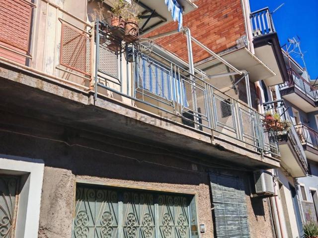 Casa in vendita a Paternò, Catania