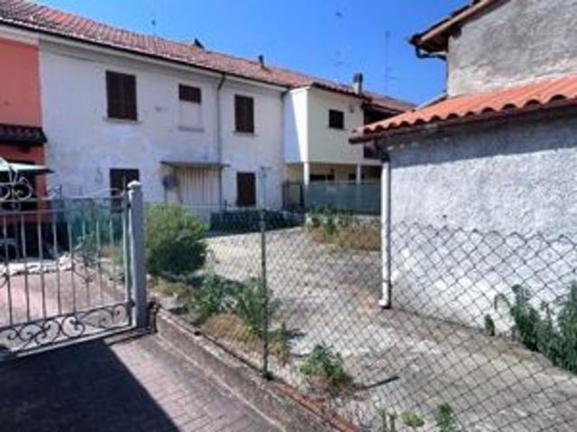 Casa in vendita a Sannazzaro De' Burgondi, Lombardia