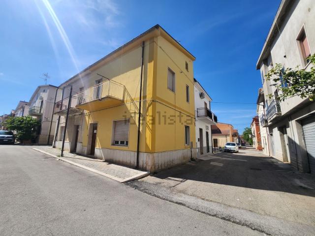 Casa in vendita a Ururi, Molise