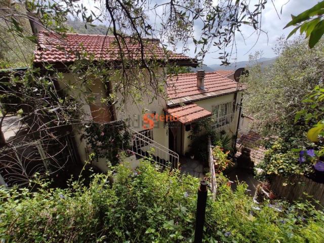 Casa in vendita a Prelà, Liguria