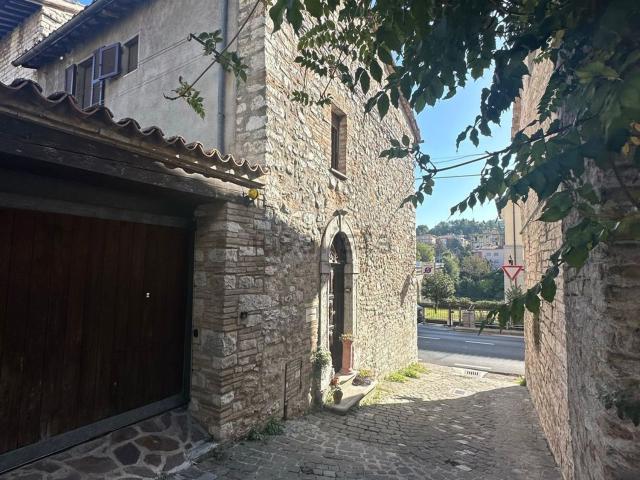 Casa in vendita a Centro storico, Cagli
