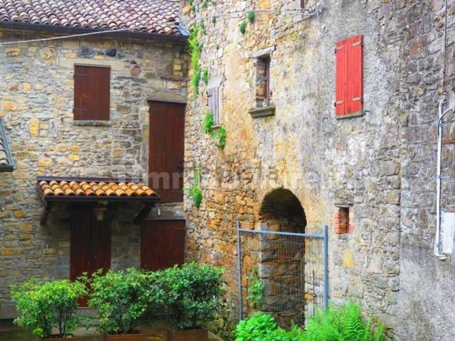 Casa in vendita a Calestano, Reggio Emilia