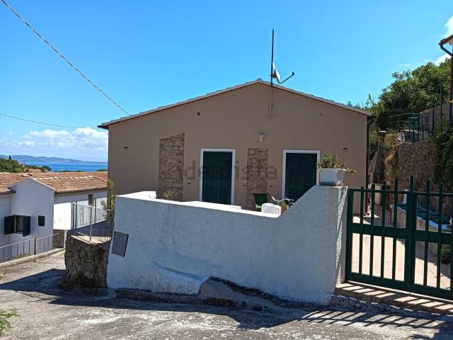 Casa in vendita a Rio, Toscana