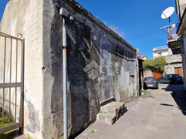 Casa in vendita a Aci Sant'antonio, Sicilia