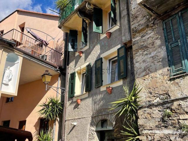 Casa in vendita a Rezzo, Liguria