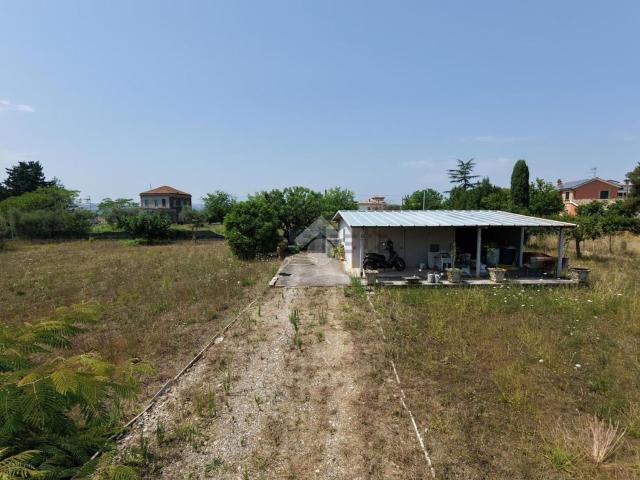 Casa in vendita a Zona Industriale di Colleranesco, Giulianova