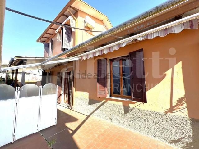 Casa in vendita a Nazzano, Carrara