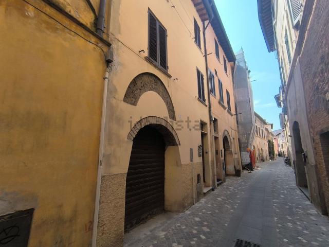 Casa in vendita a Corvia, Foligno