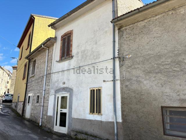 Casa in vendita a Sessano Del Molise, Molise