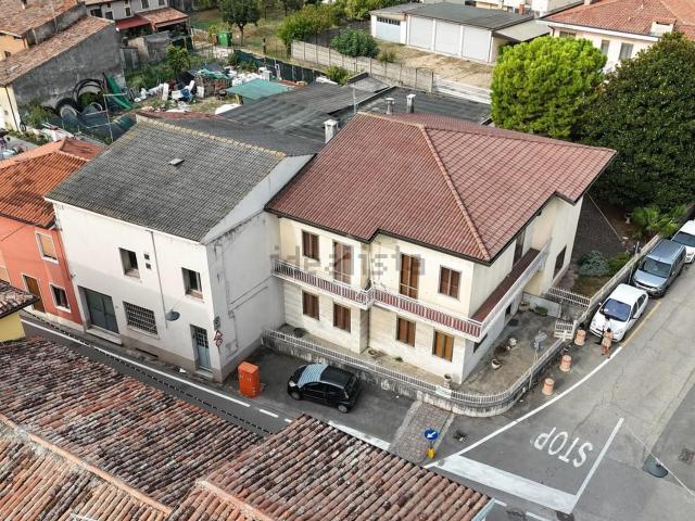 Casa in vendita a Caldiero, Veneto