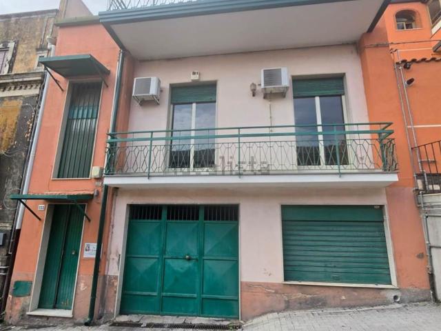 Casa in vendita a Belpasso, Catania