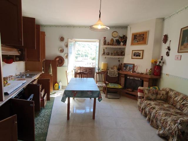 Casa in vendita a Castelfranci, Campania