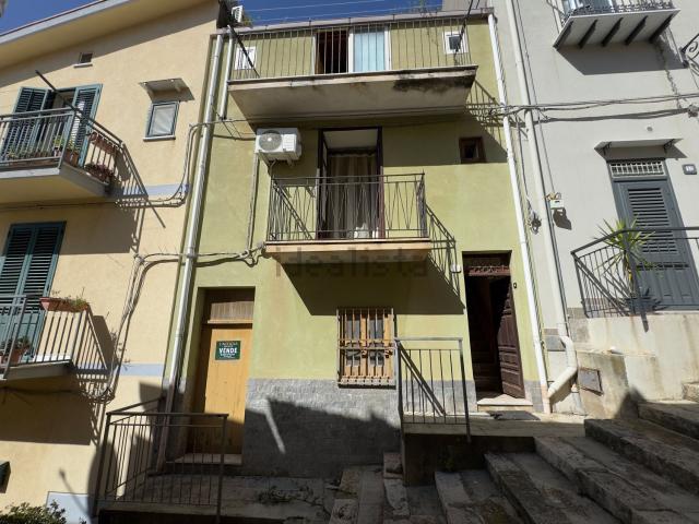 Casa in vendita a Caccamo, Sicilia