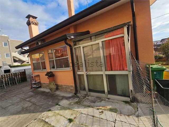 Casa in vendita a Taglio Di Po, Veneto