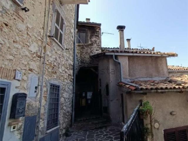 Casa in vendita a Pereto, L'Aquila