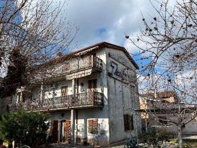 Casa in vendita a Sud, Verona