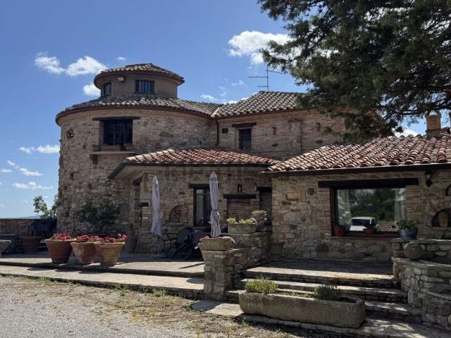 Casa in vendita a Monteleone d'Orvieto, Terni