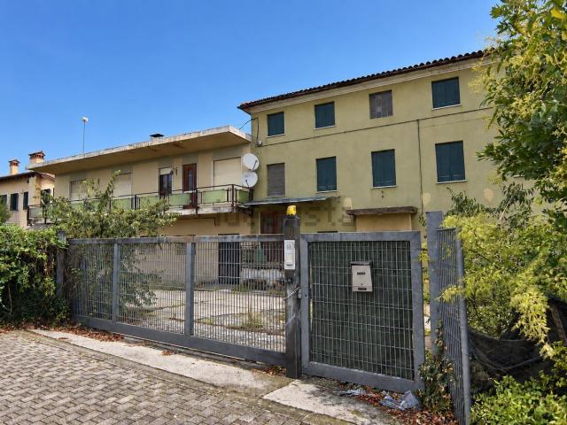 Casa in vendita a Rosà, Veneto