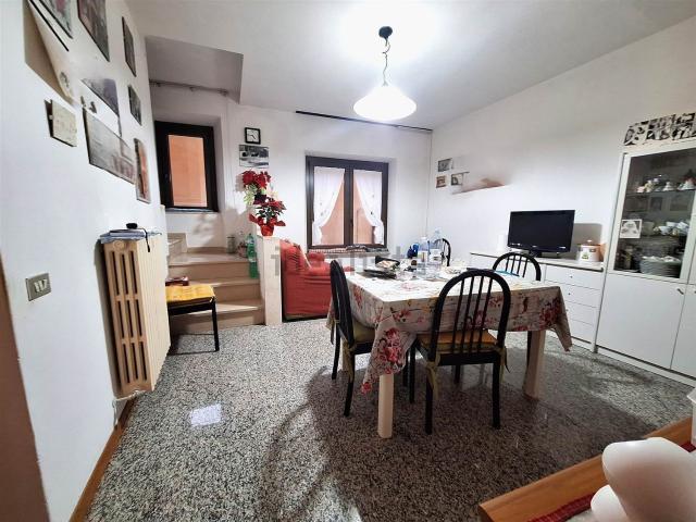 Casa in vendita a Castello al Monte, Marche