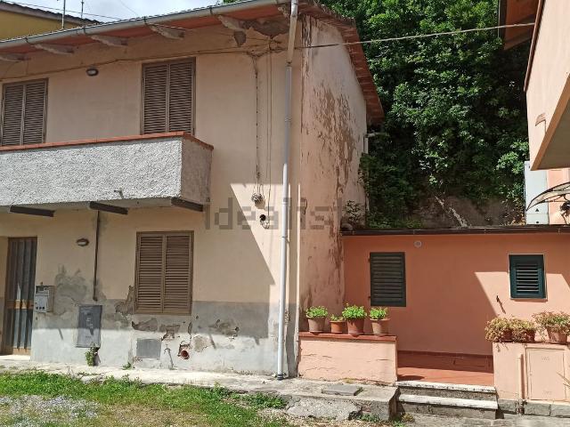 Casa in vendita a Montale Alto, Montale