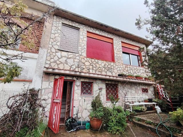 Casa in vendita a Montelepre, Sicilia