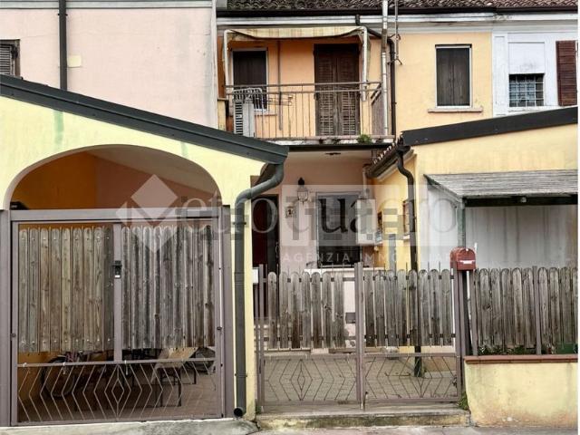 Casa in vendita a Ostiglia, Mantova