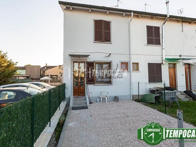 Casa in vendita a Crespiatica, Lombardia