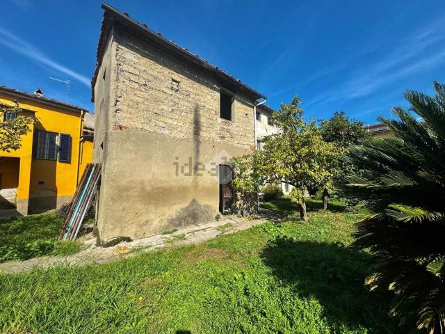Casa in vendita a Agliana, Pistoia