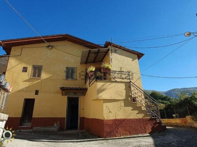 Casa in vendita a Cantalice, Lazio
