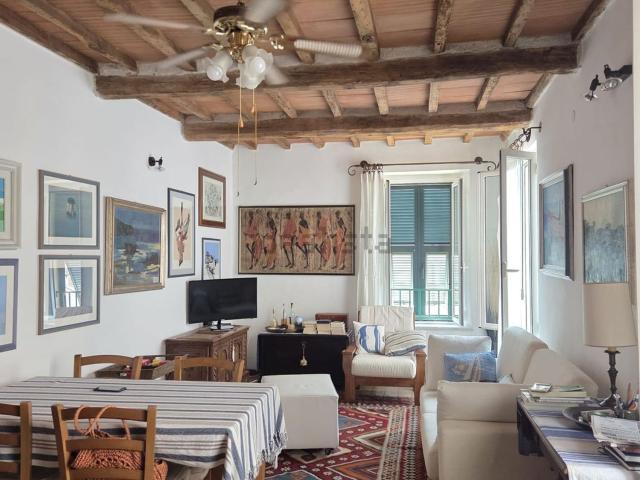 Casa in vendita a Prato, Montignoso