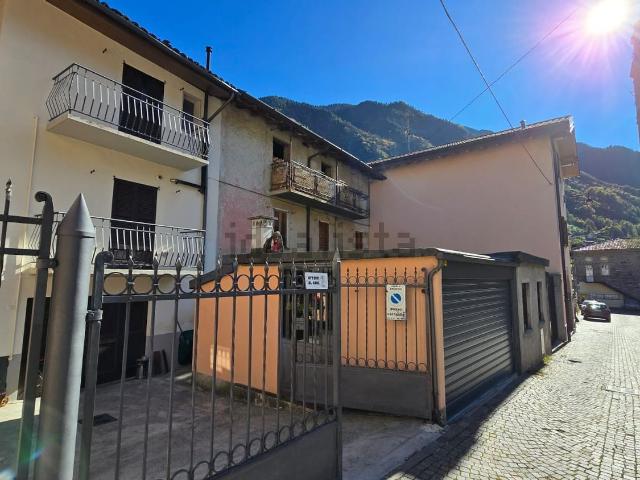 Casa in vendita a Ardesio, Lombardia